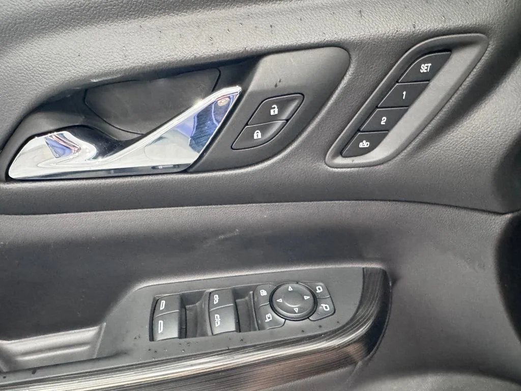 2023 GMC Acadia SLT - Photo 24