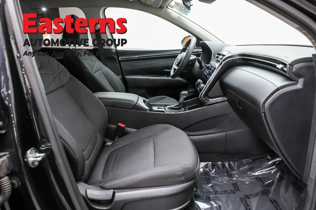 Used 2022 Black Hyundai SEL image 25