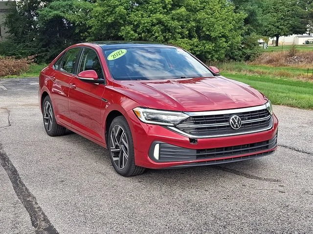 Used 2022 Red Volkswagen 1.5T SEL image 2