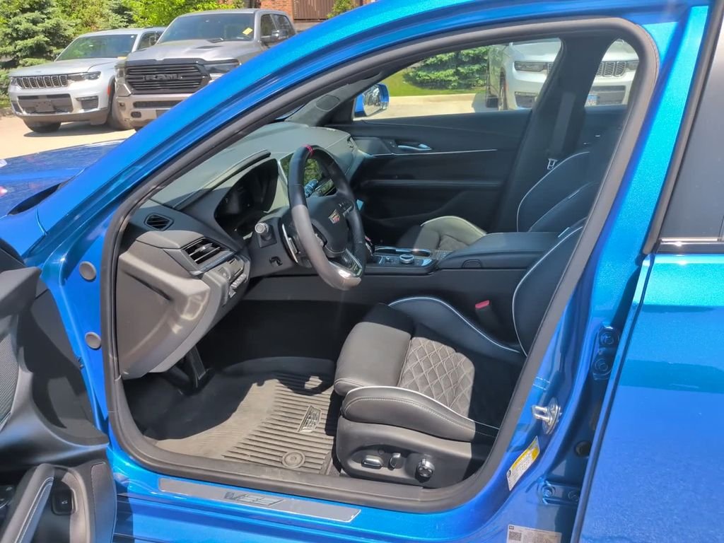 Used 2025 Blue Cadillac V-Series image 18