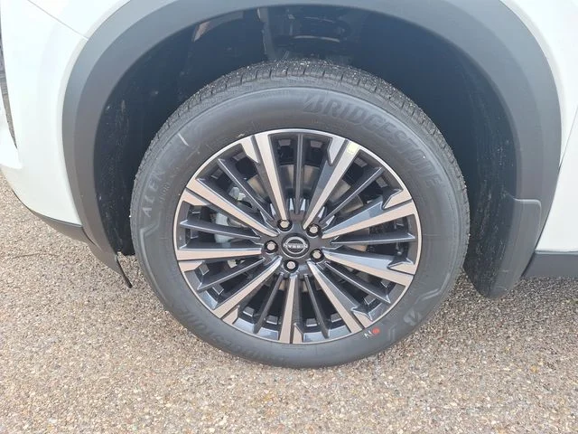 New 2026 Everest White Pearl TriCoat Nissan Platinum image 26