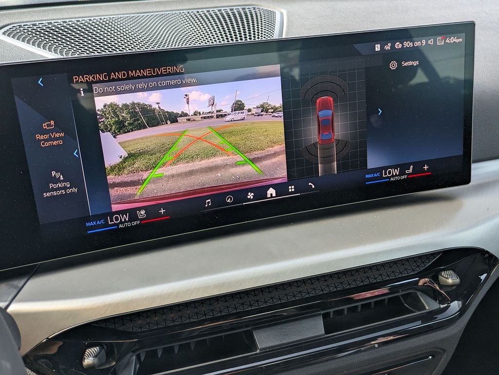 2025 BMW 3 Series 330i - Photo 18