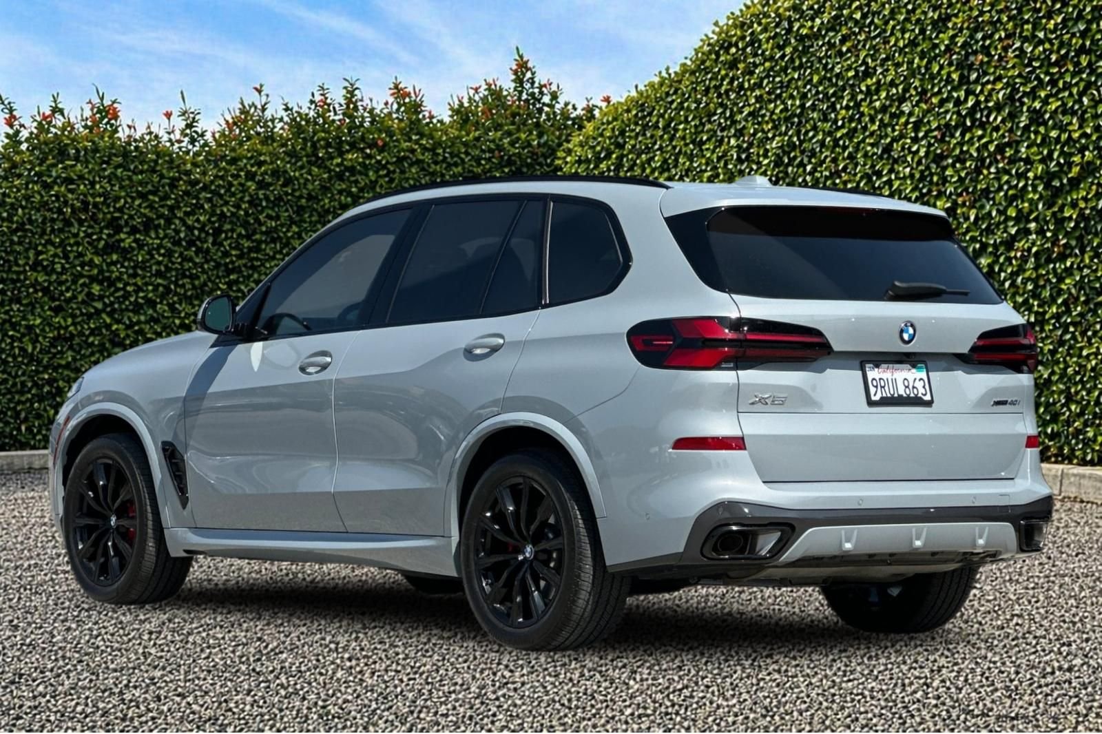 Used 2025 Gray BMW xDrive40i image 6
