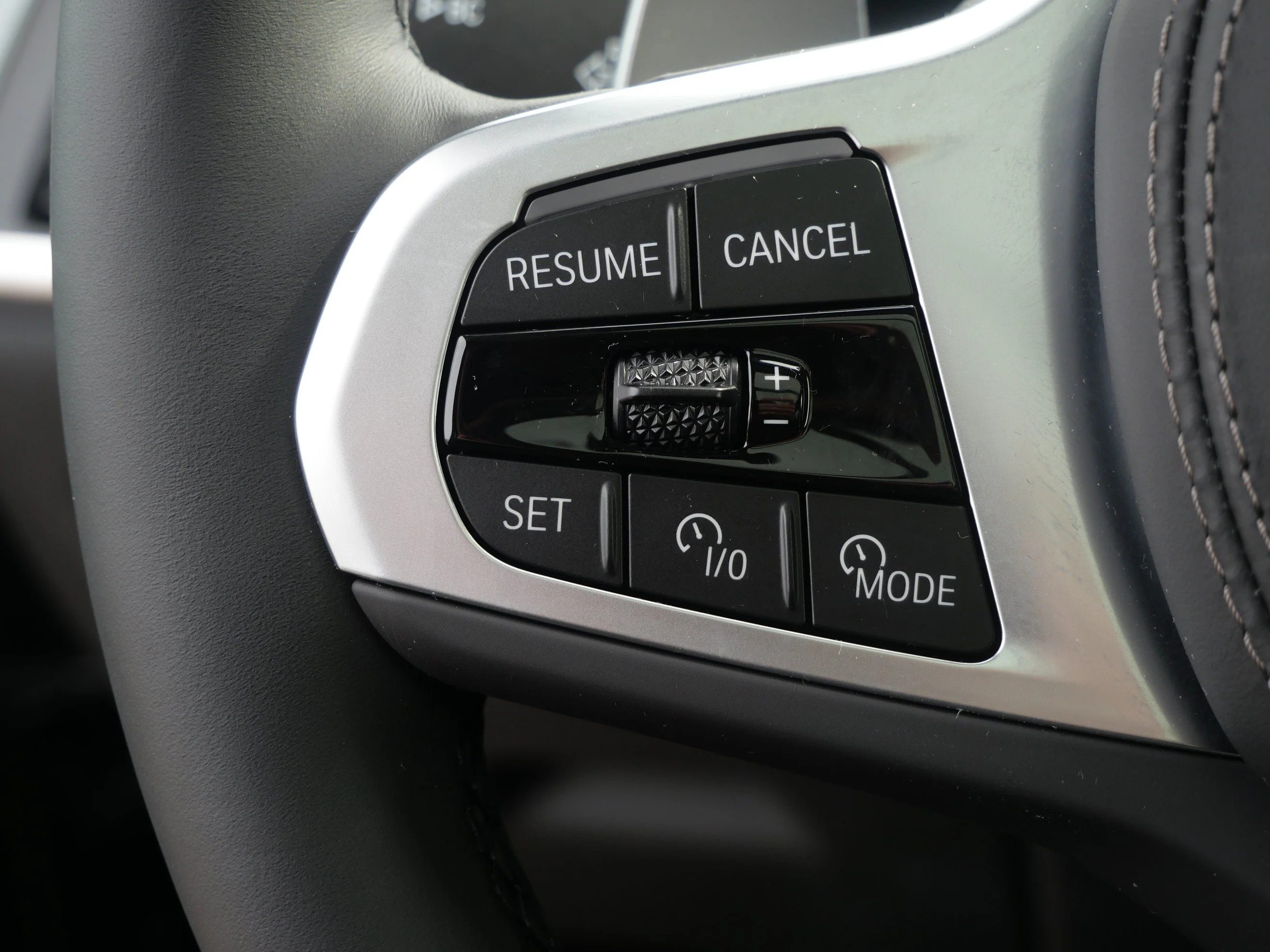 Used 2026 Carbon Black Metallic BMW xDrive40i image 22