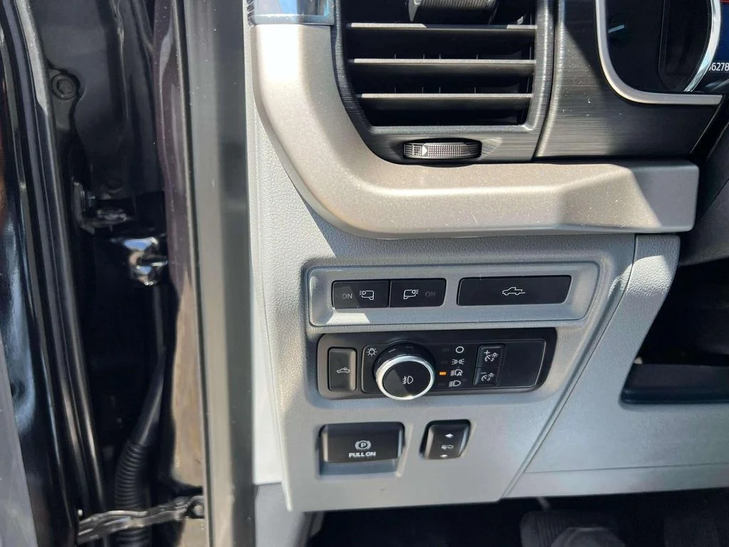 Used 2021 Agate Black Metallic Ford XLT image 16