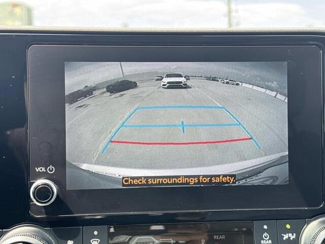 Used 2023 Wind Chill Pearl Toyota XLE image 25