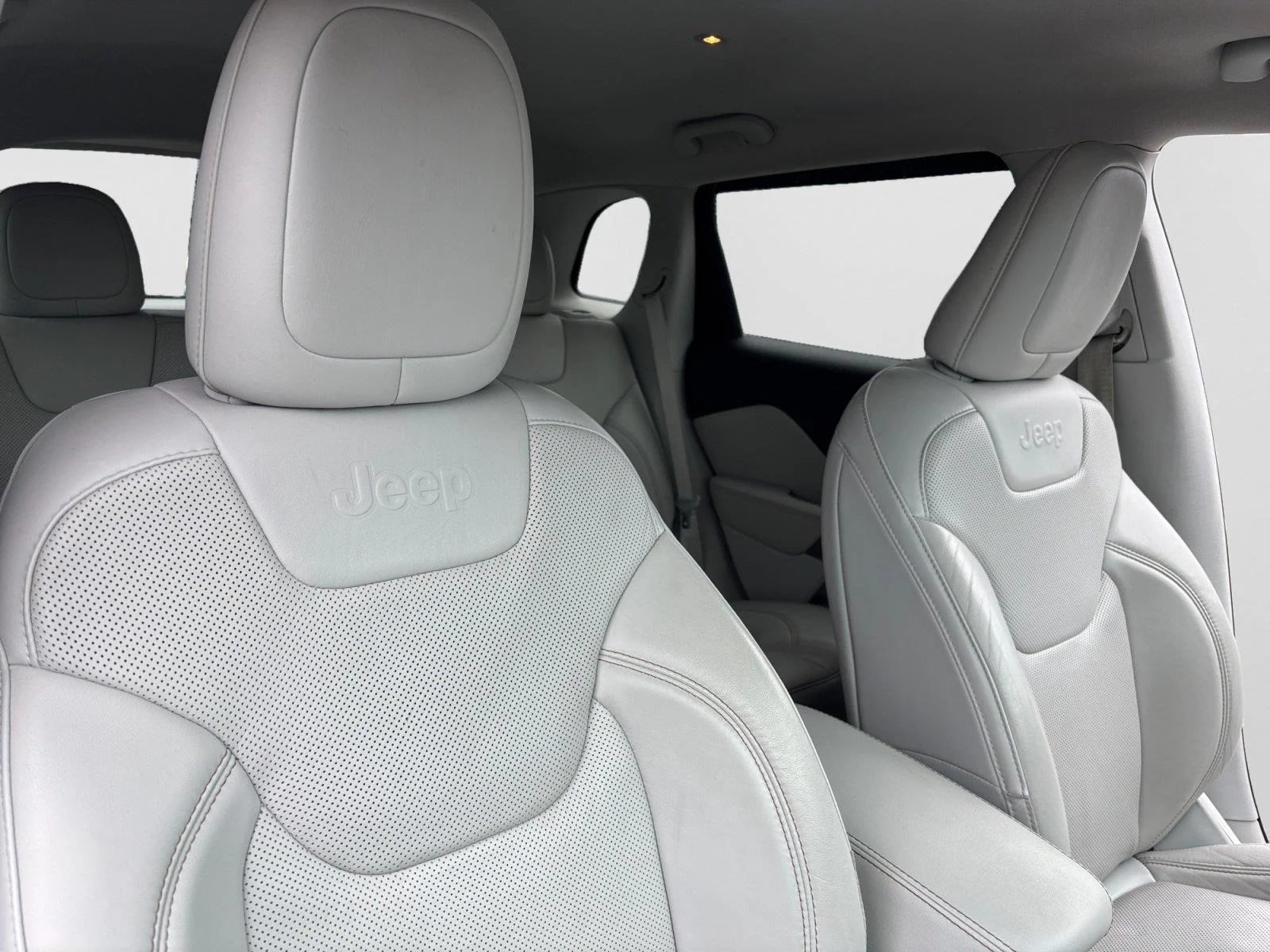 Used 2019 Sting-Gray Clearcoat Jeep Limited image 45
