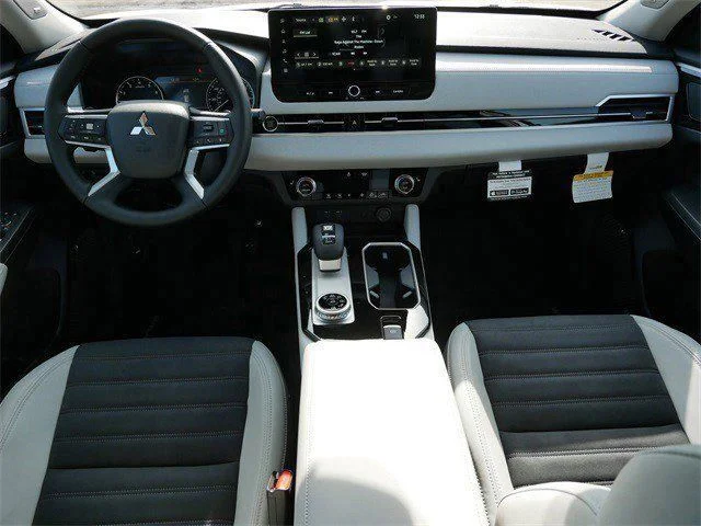 New 2026 White Diamond Mitsubishi SE image 7