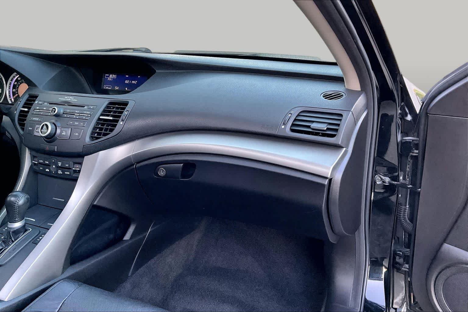Used 2010 Crystal Black Pearl Acura  image 17