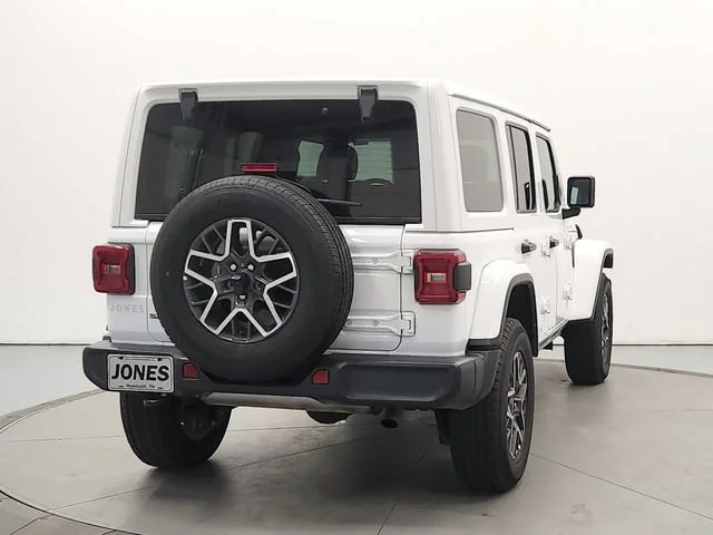 Used 2025 Bright White Cl Jeep Sahara image 6