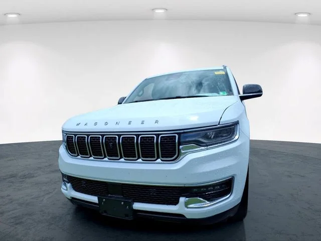 Used 2024 White Jeep Base image 5