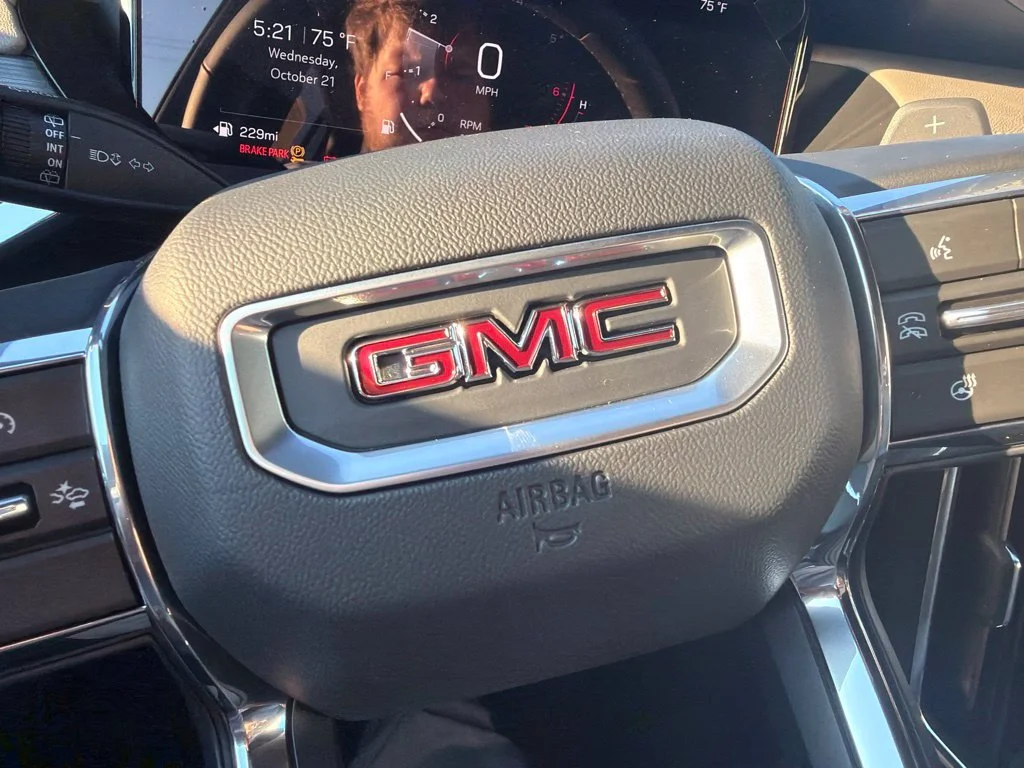 New 2027 Summit White GMC Elevation image 21