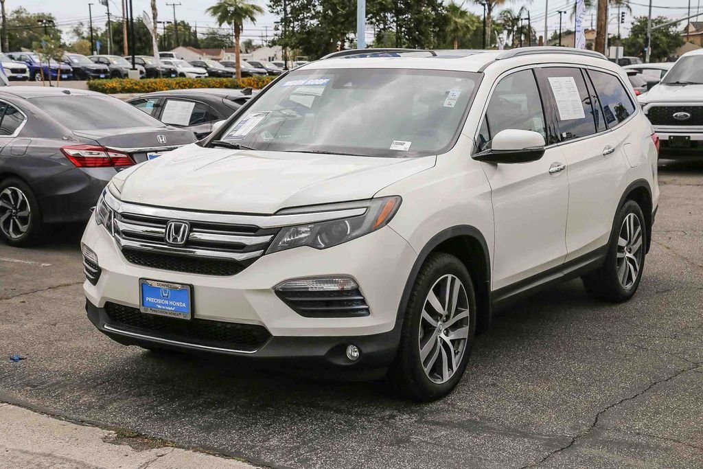 Used 2017 White Diamond Pearl Honda Touring image 3