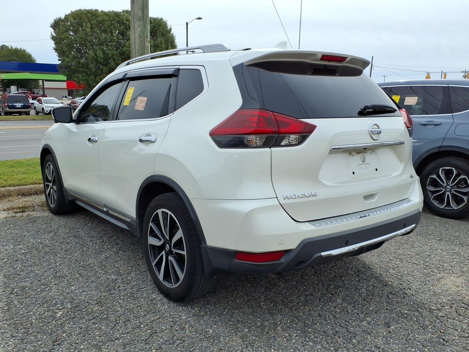 Used 2020 Pearl White Tricoat Nissan SL image 4