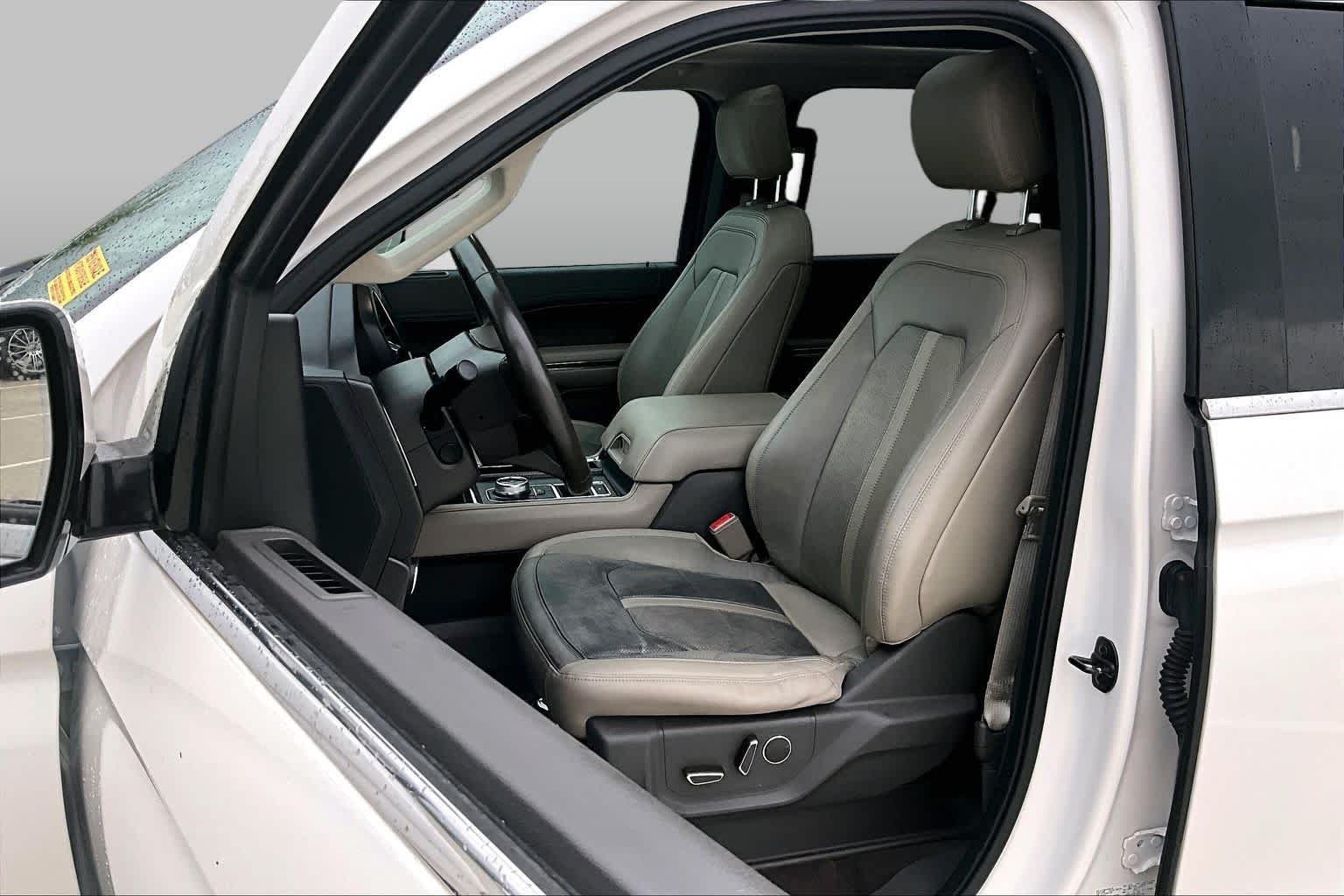 Used 2019 White Platinum Metallic Tri-Coat Ford Limited image 8