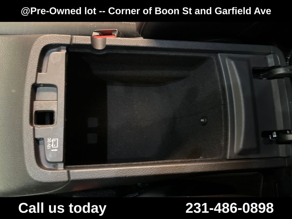 Used 2015 Green Jeep Limited image 26