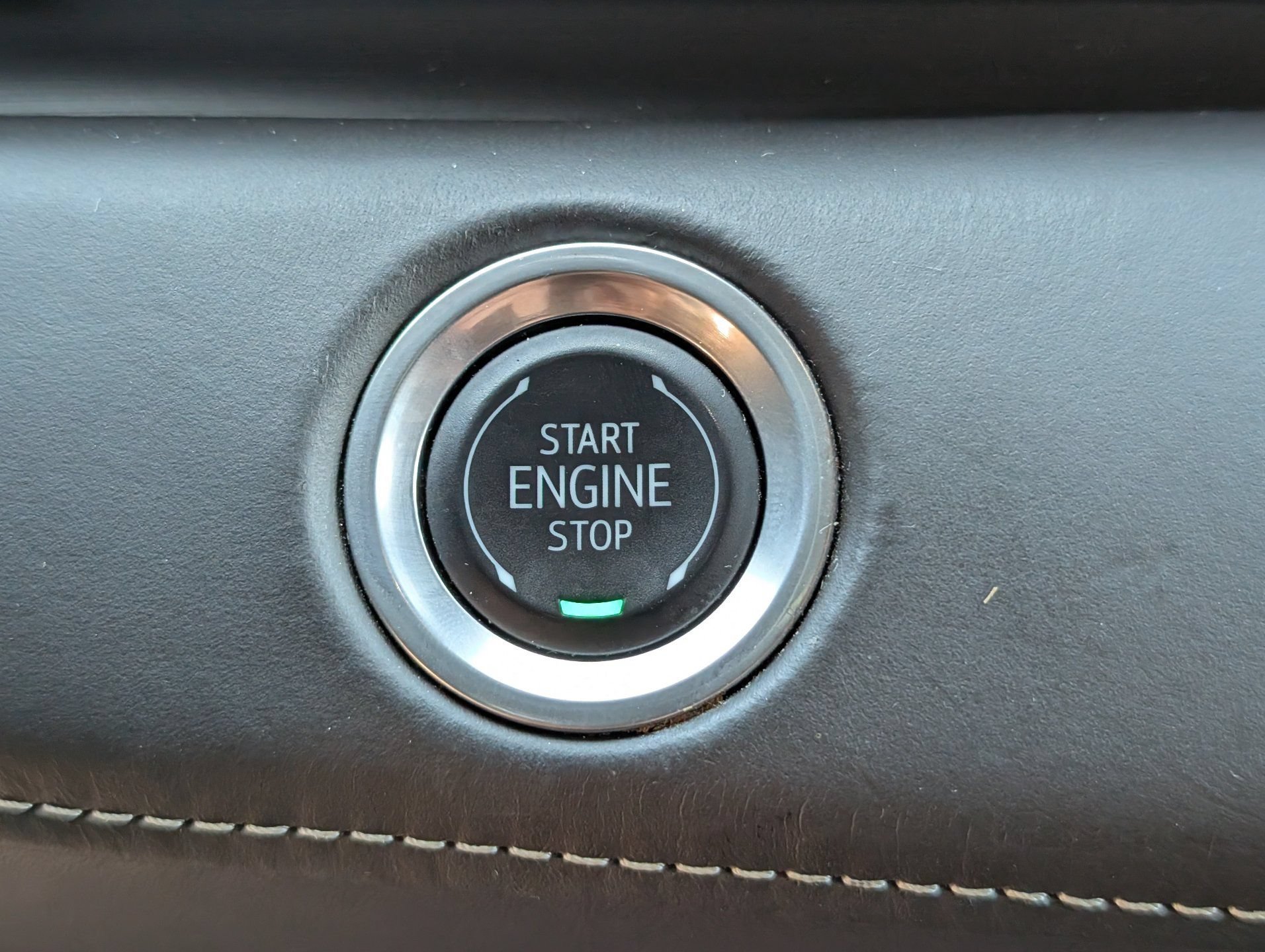 Used 2024 Crystal White Tricoat Cadillac Sport Platinum image 22