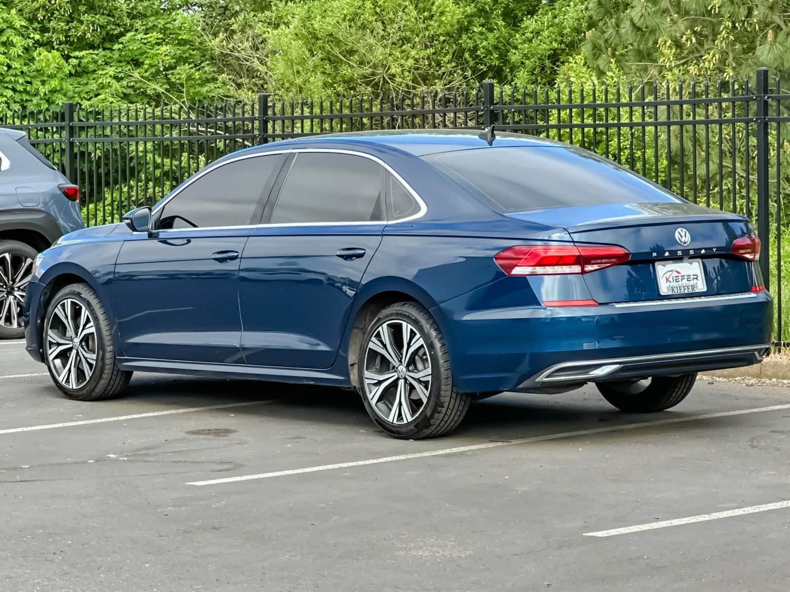 Used 2022  Volkswagen 2.0T SE image 6