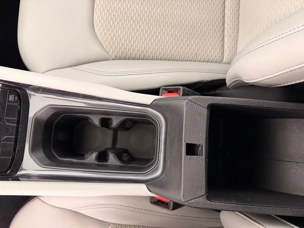 Used 2022 Black Jeep Latitude image 27