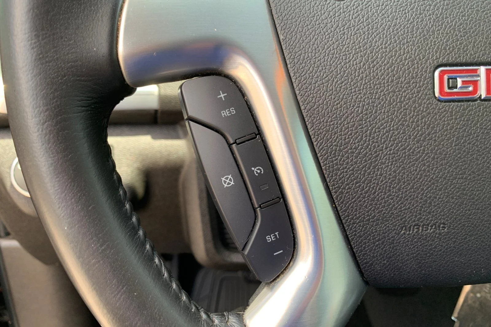 Used 2016 Silver GMC SLT-1 image 29