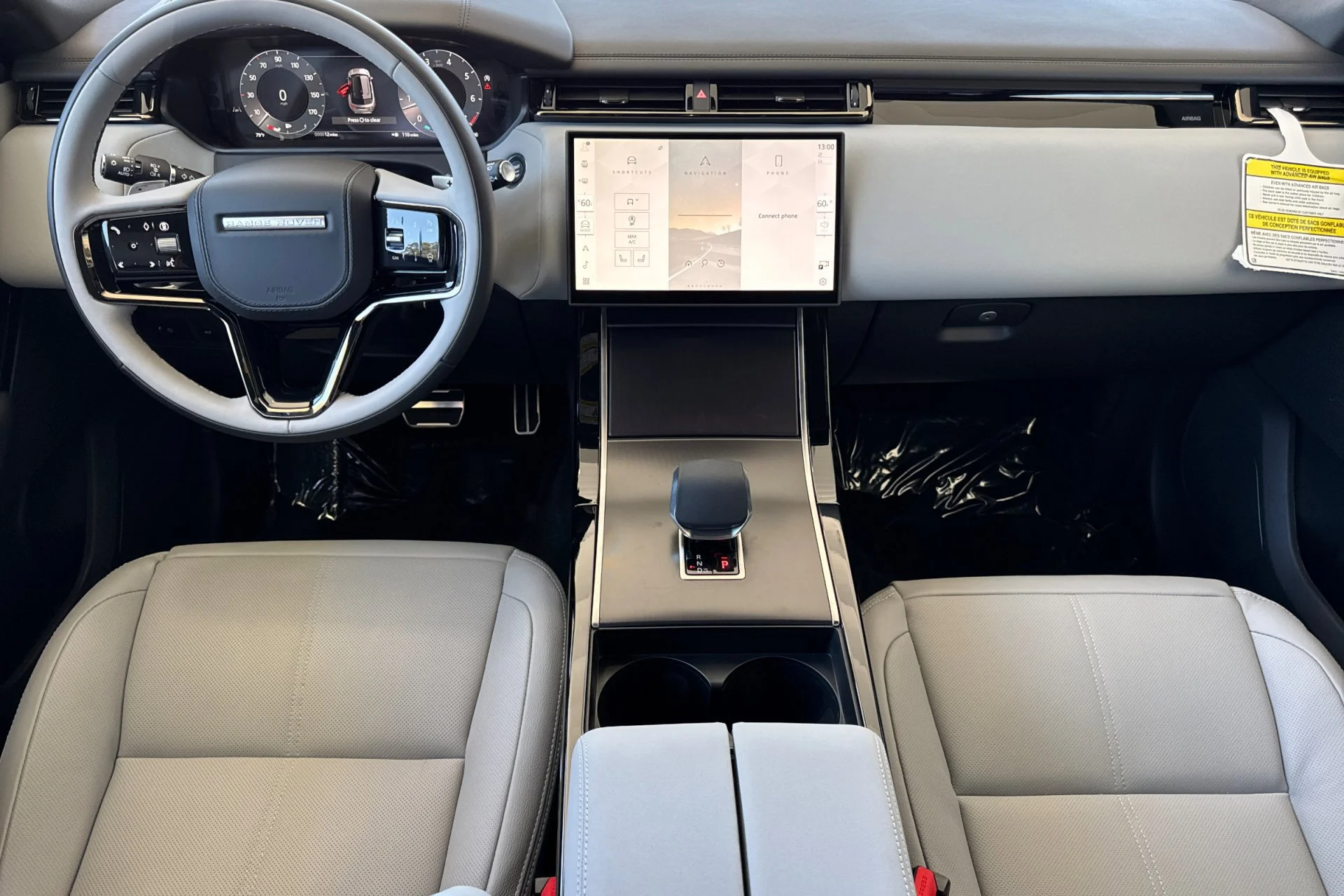 New 2026 Fuji White Land Rover Dynamic SE image 3