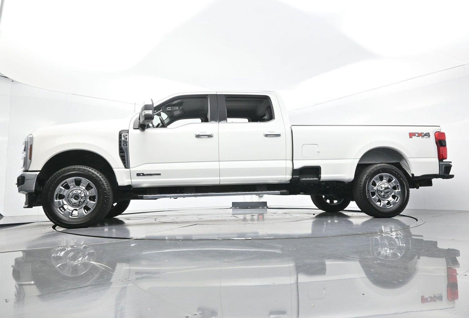 Used 2025 White Ford XL image 47