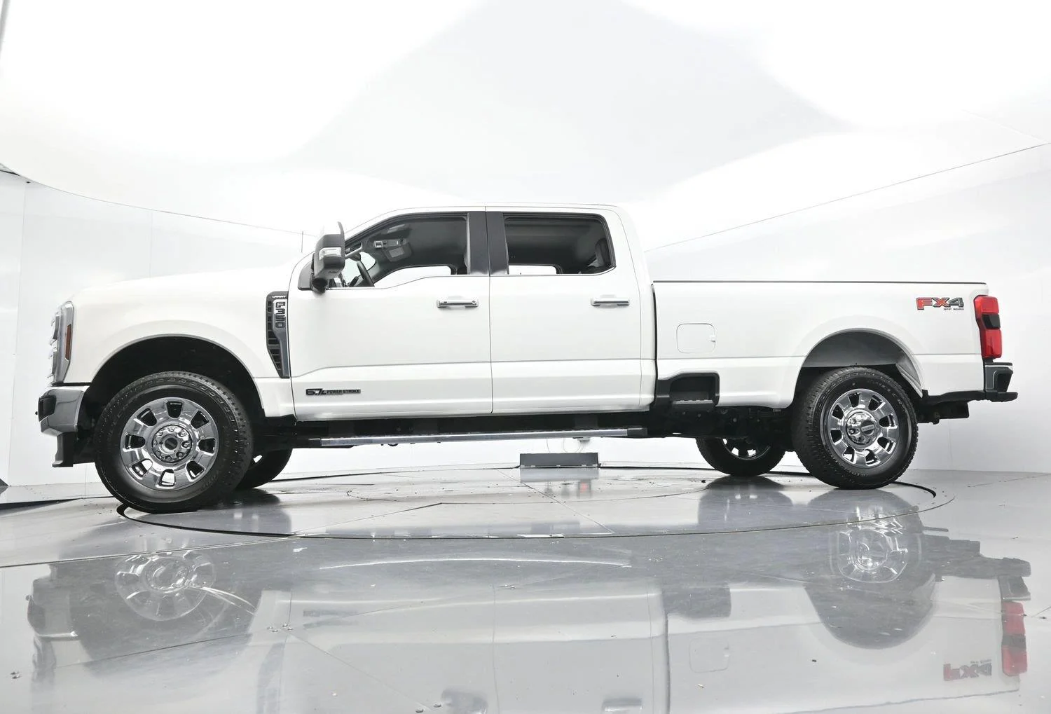 Used 2025 White Ford XL image 47