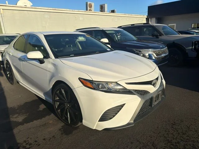 Used 2018 White Toyota SE image 1