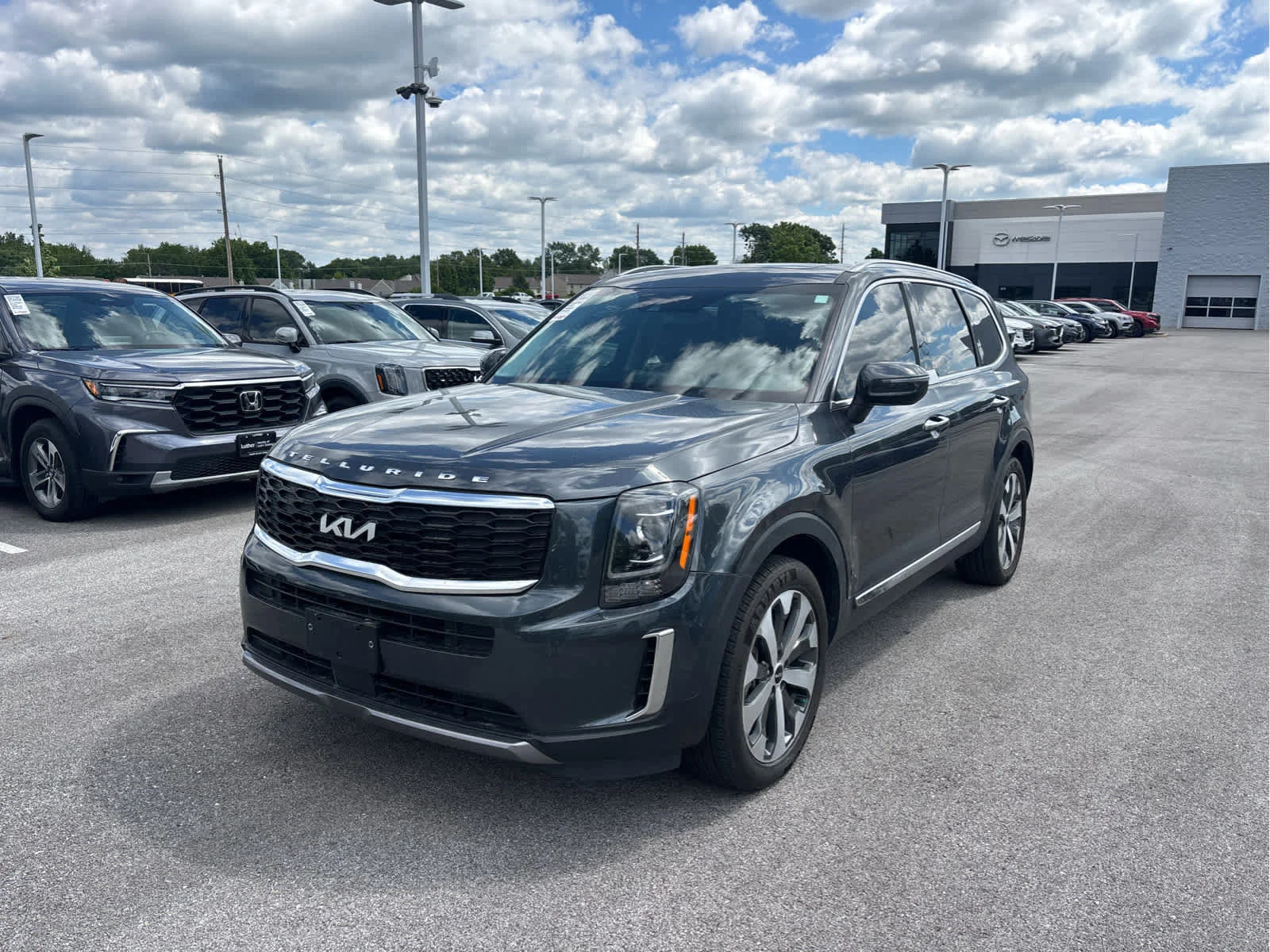 Used 2022 Kia Telluride S with VIN 5XYP6DHC1NG299499 for sale in Kansas City