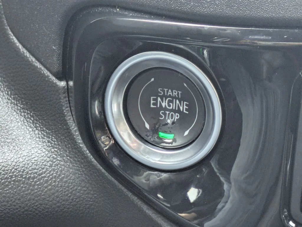 Used 2025 Blue Chevrolet RST image 31