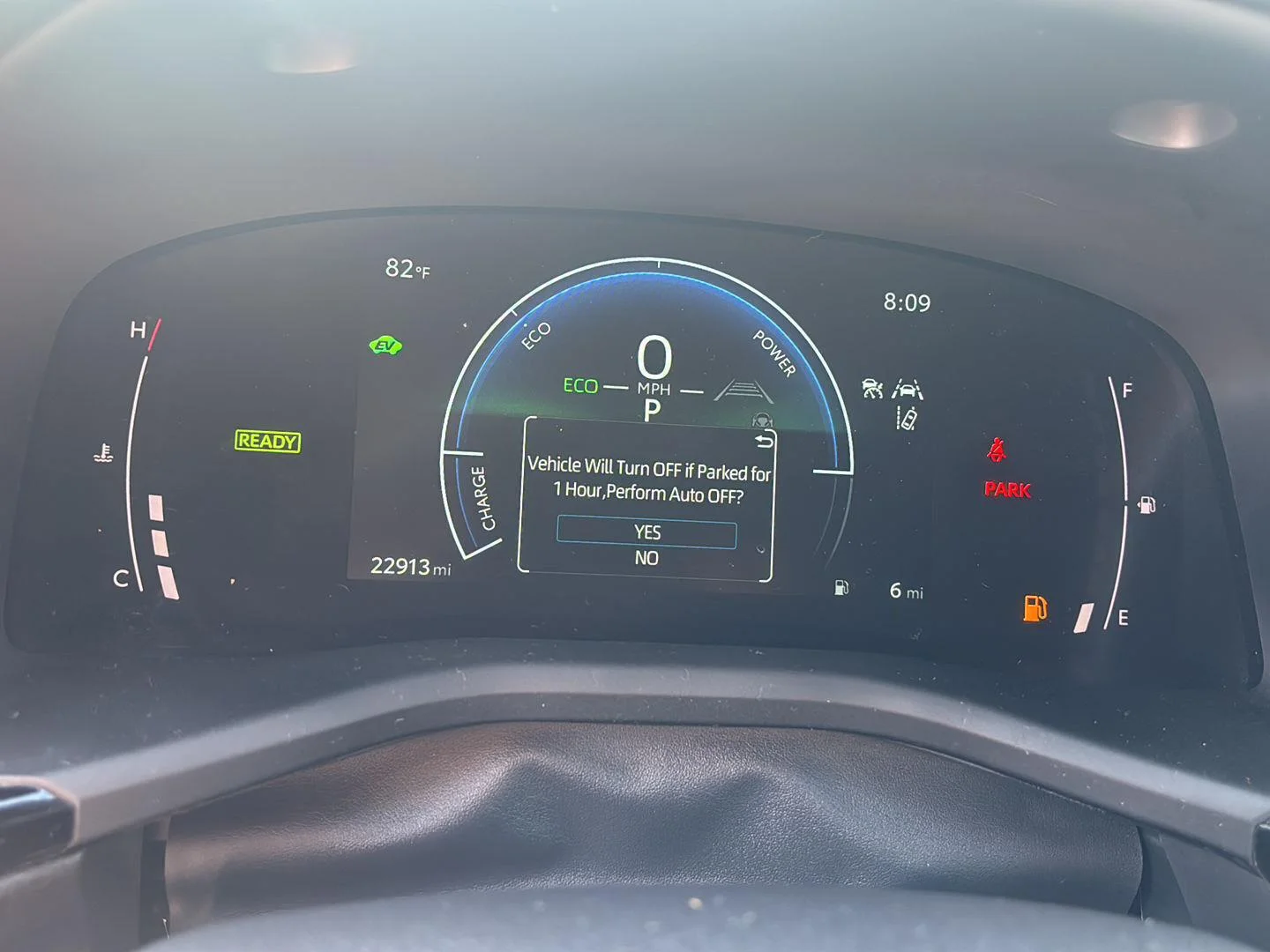 Certified Used 2025 Ice Cap Toyota SE image 3