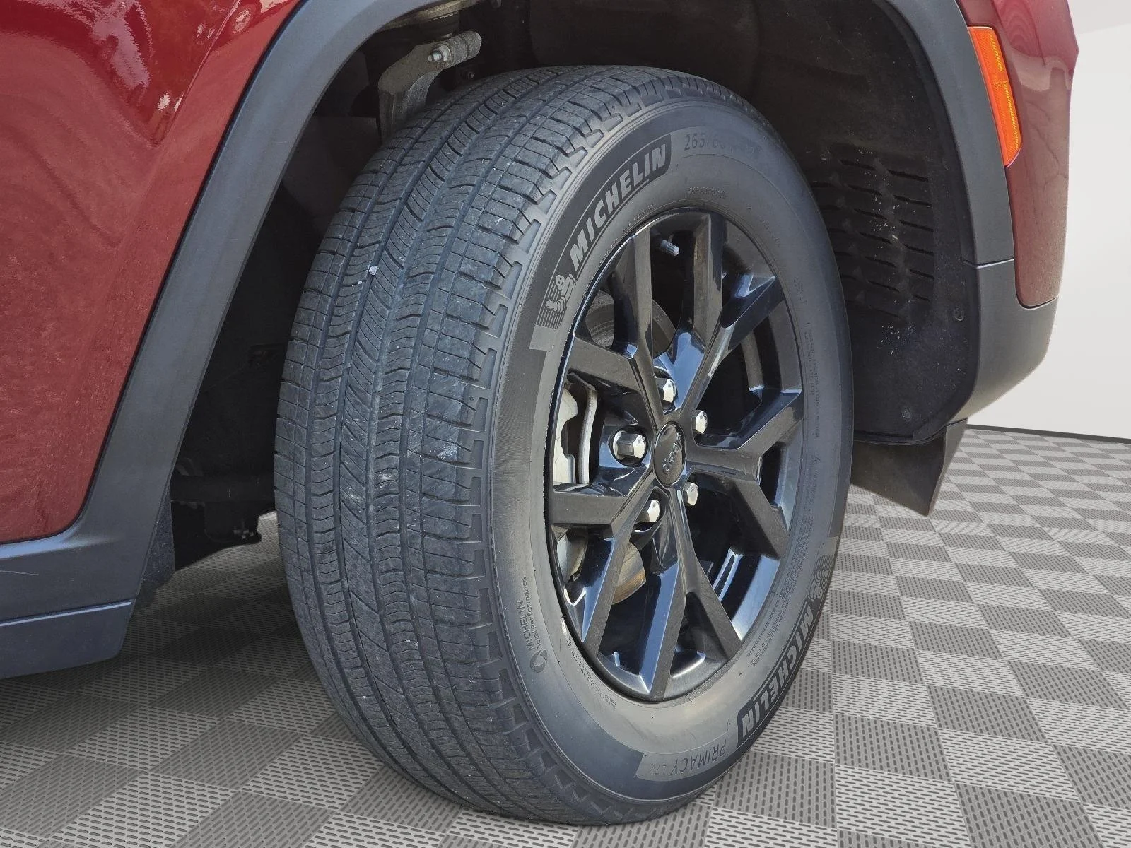 Used 2022 Velvet Red Pearlcoat Jeep Limited image 10
