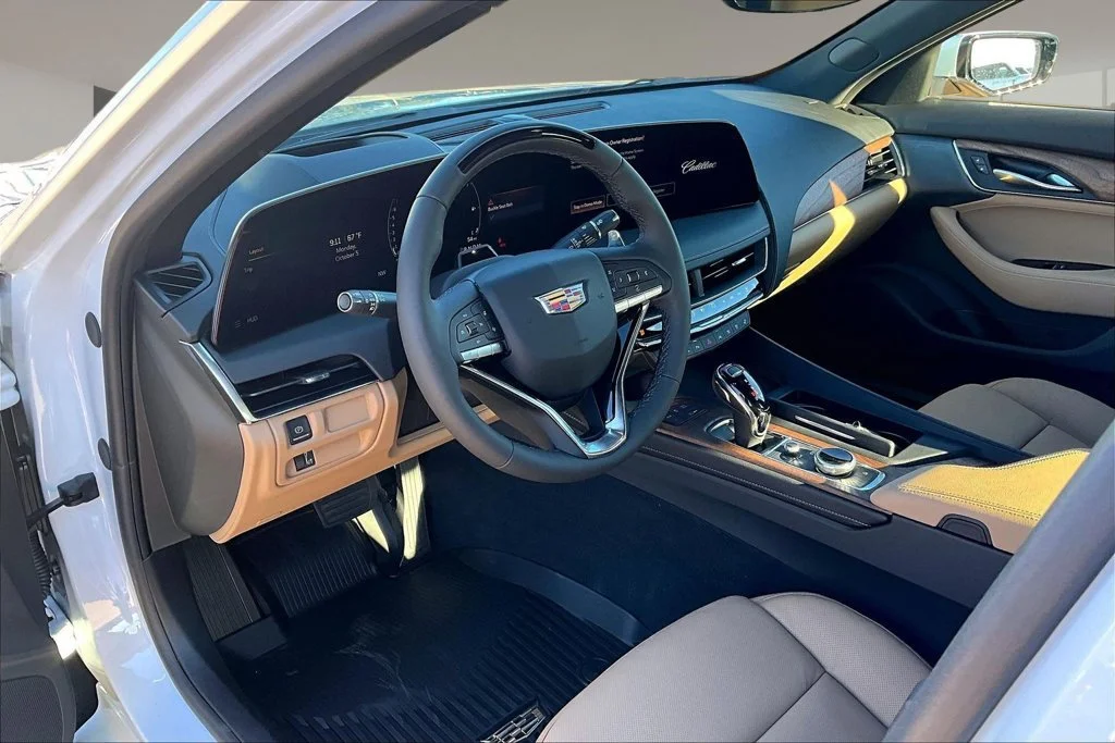 New 2026 Vibrant White Tricoat Cadillac Premium Luxury image 6