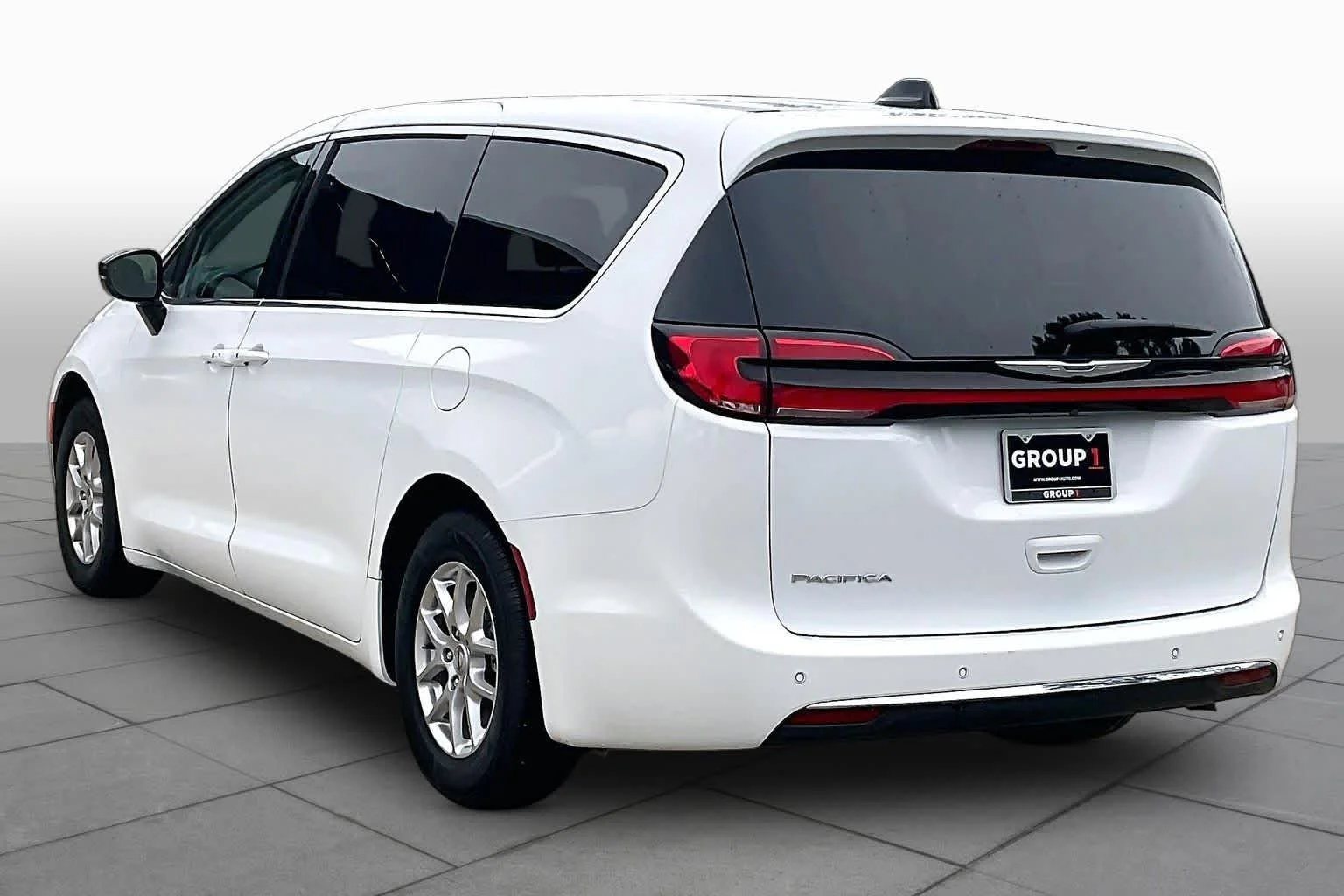 Used 2024 Bright White Clearcoat Chrysler Touring L image 12