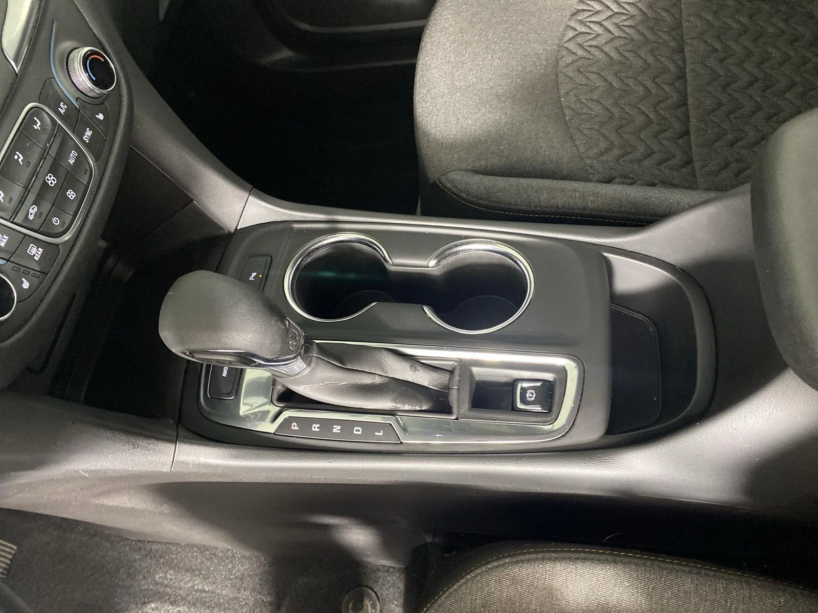 Used 2024 Mosaic Black Metallic Chevrolet LT image 21