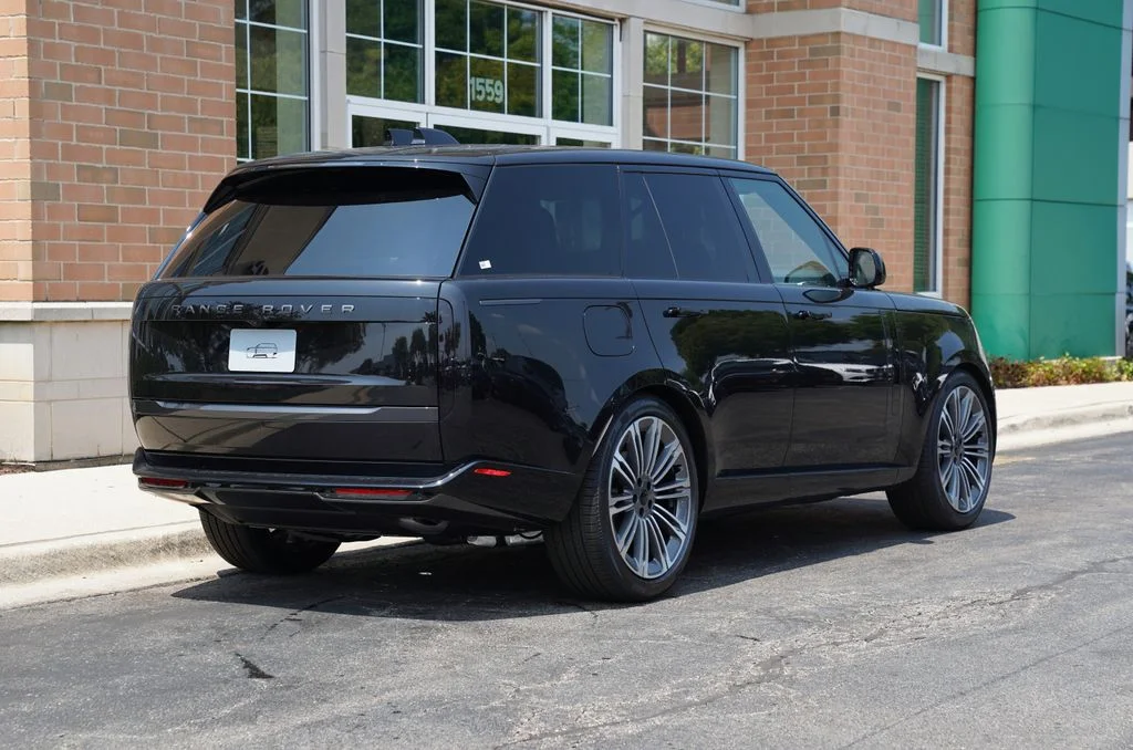 New 2026 Santorini Black Land Rover SE image 6