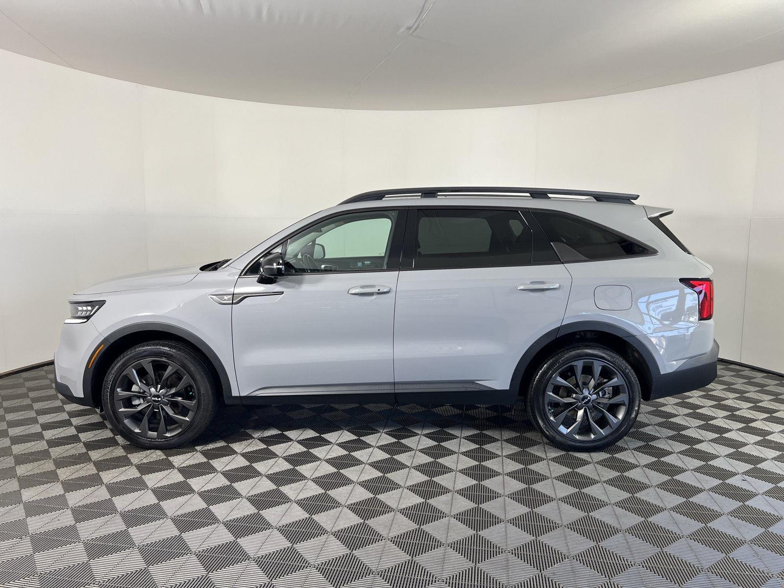 Used 2023 Wolf Gray Kia X-Line SX Prestige image 31