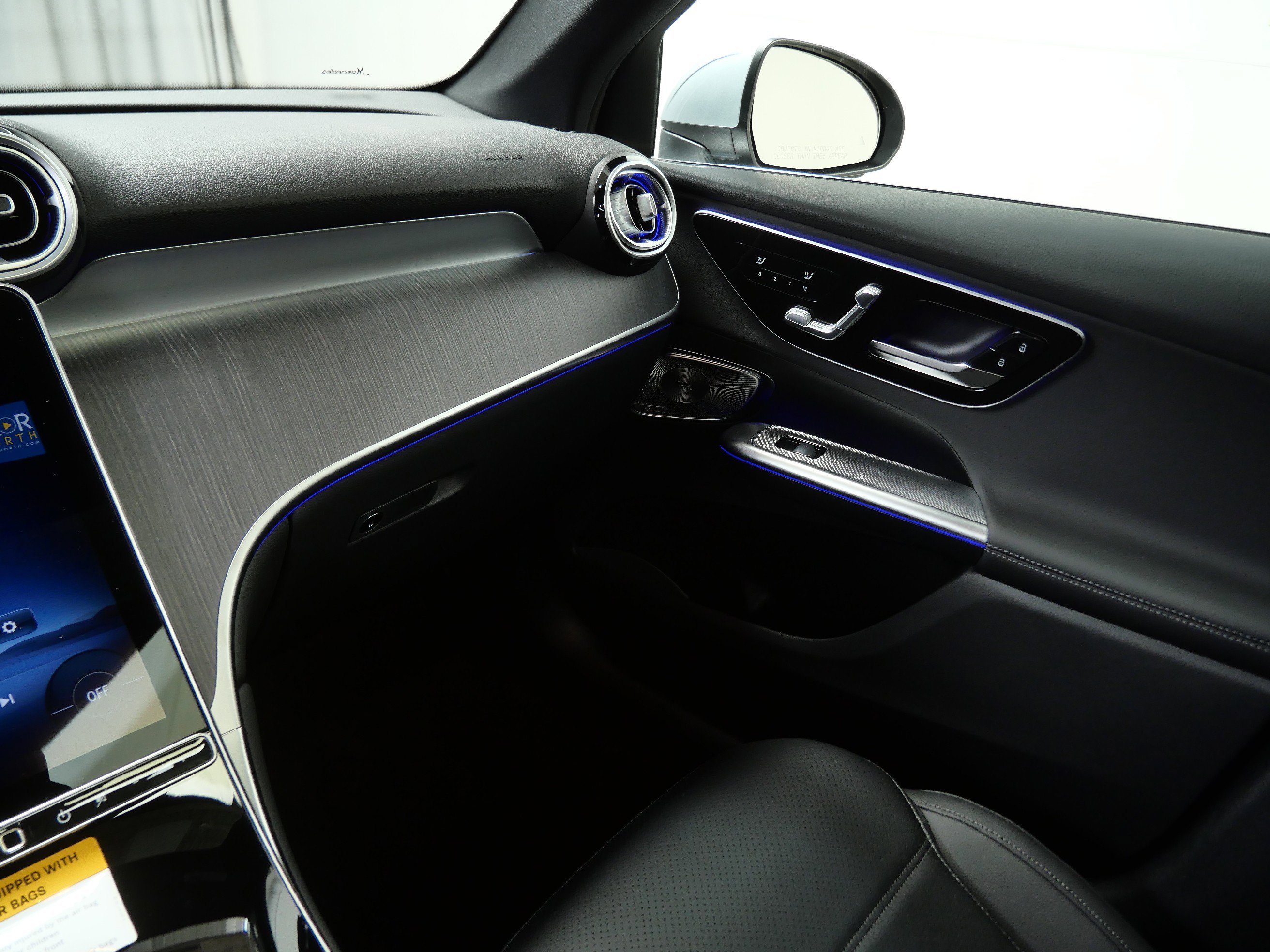 New 2026 Cirrus Silver Metallic Mercedes-Benz GLC 300 image 11