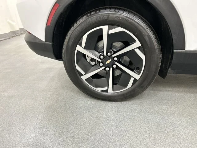 New 2026 Summit White Chevrolet LT image 5