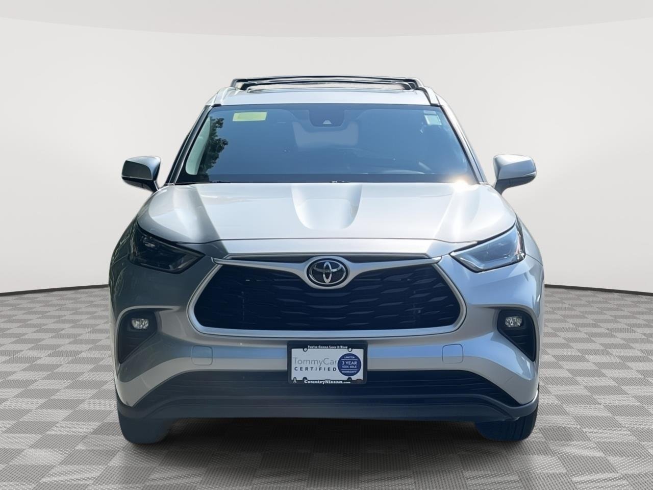Used 2023 Celestial Silver Metallic Toyota XLE image 4
