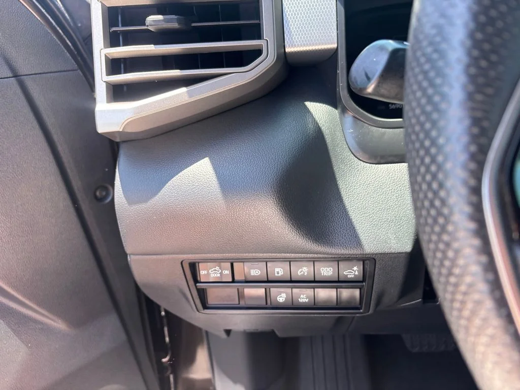 Used 2023  Toyota Limited image 21