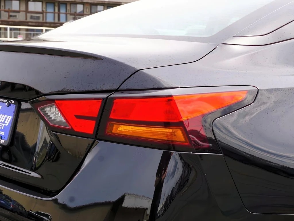 2025 Nissan Altima SV - Photo 12