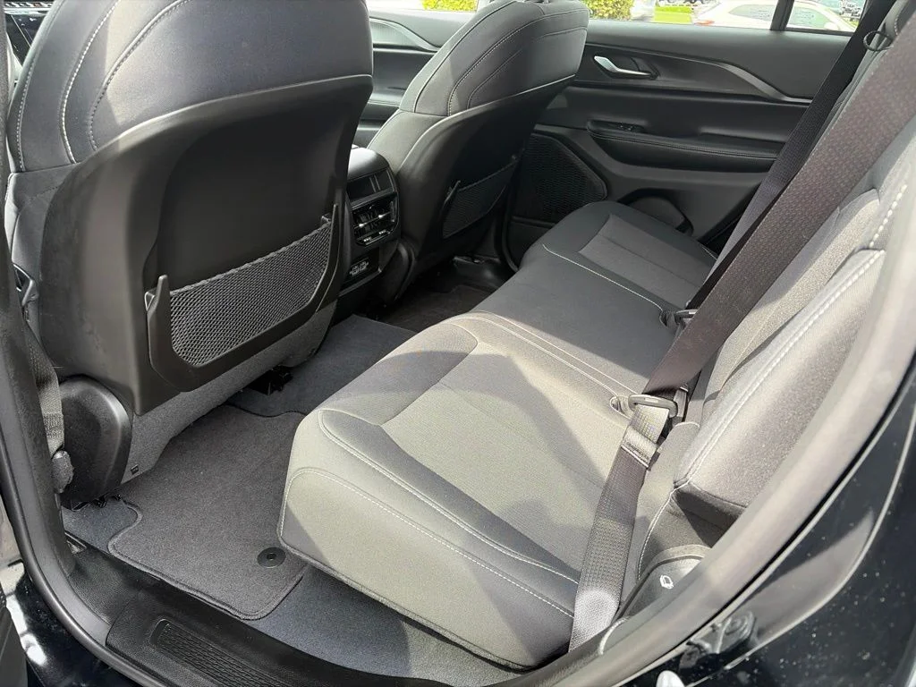 Certified Used 2023 Diamond Black Jeep Laredo image 11