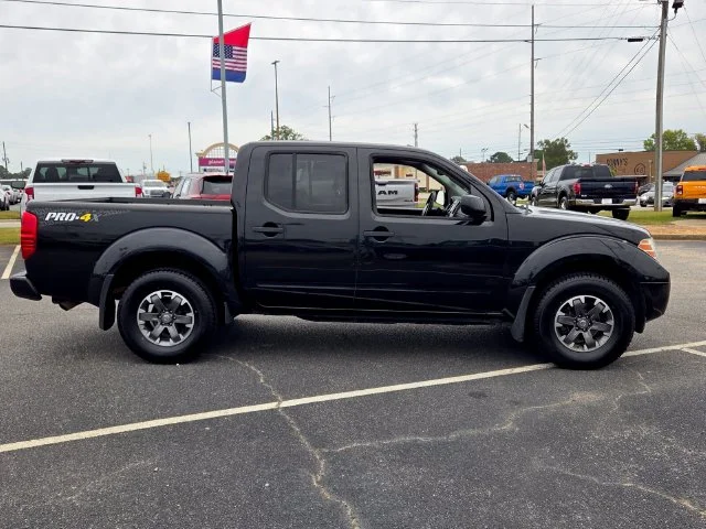 Used 2019 Black Nissan PRO-4X image 9