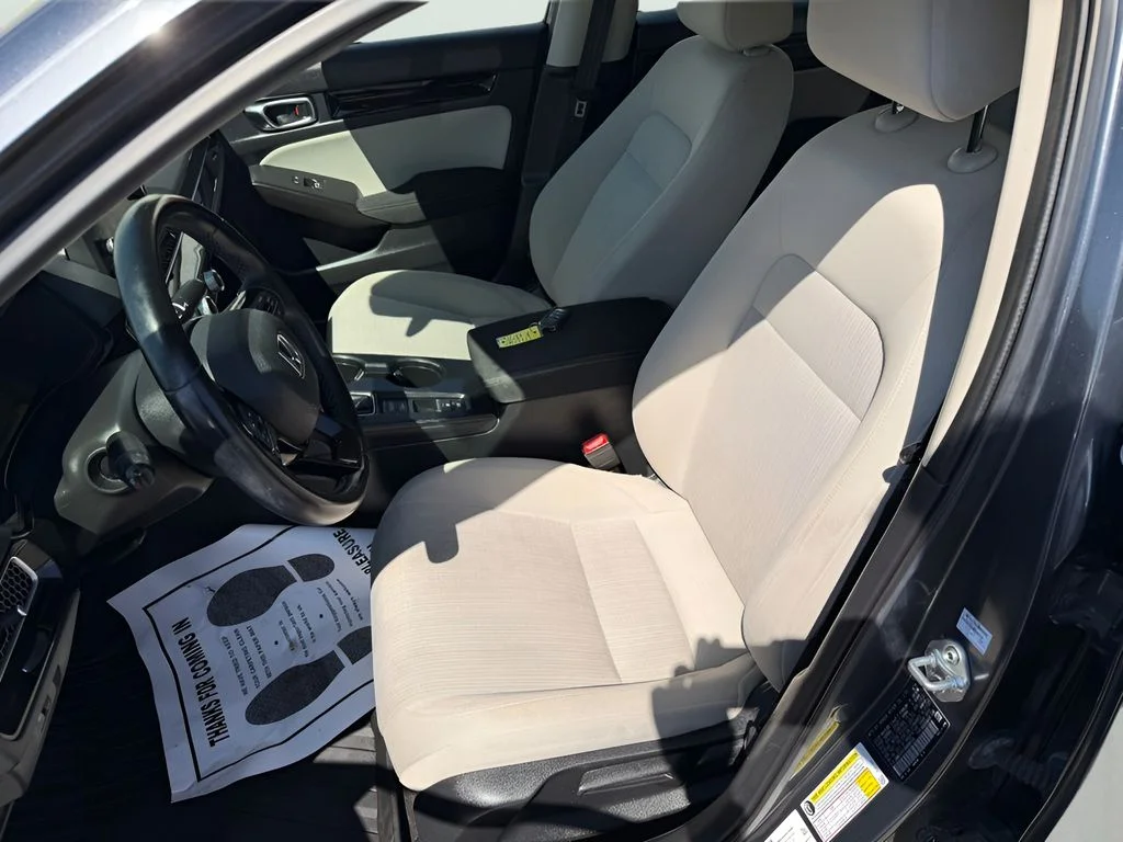 Used 2022  Honda EX image 17