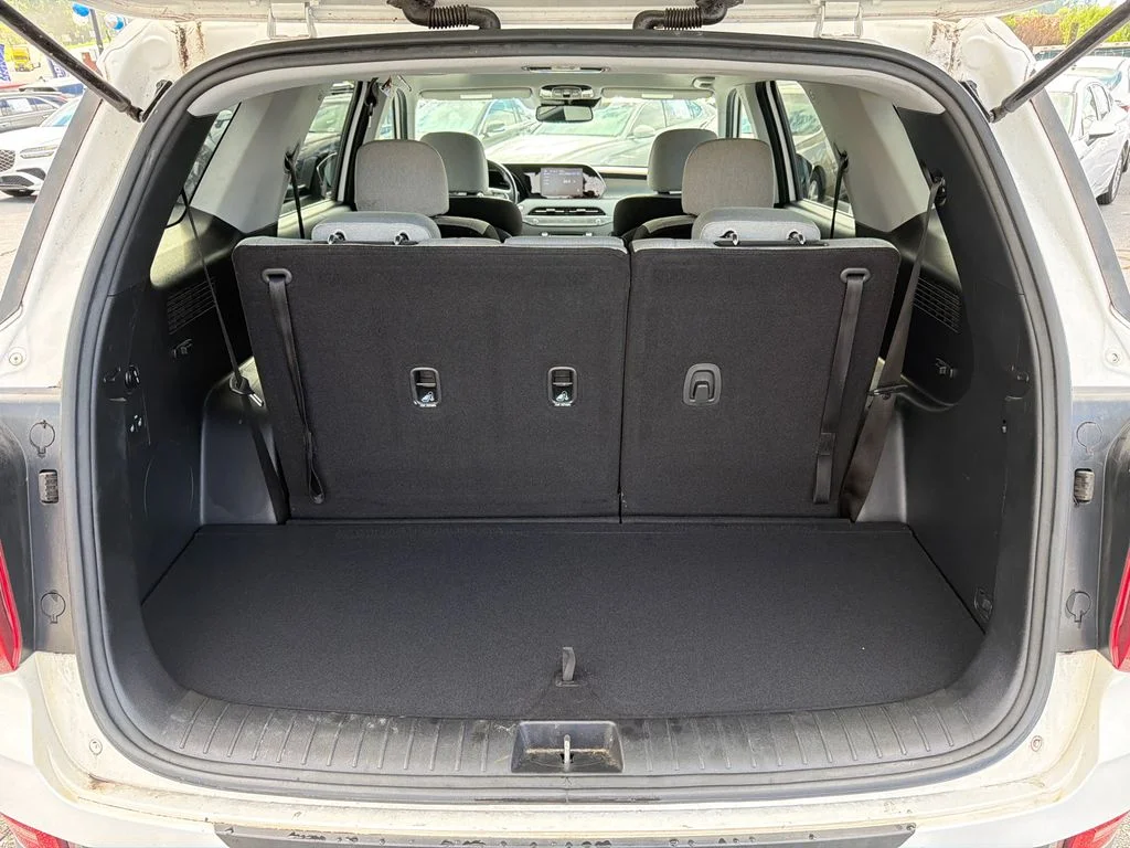 Used 2022 White Hyundai SEL image 18