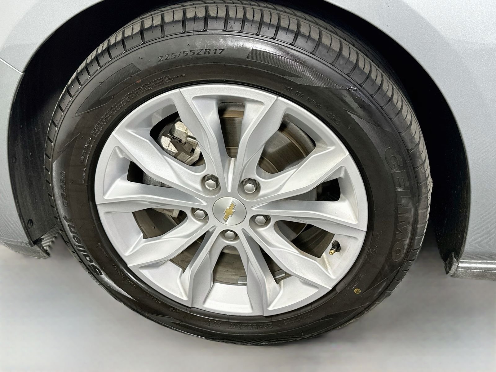 Used 2023 Sterling Gray Metallic Chevrolet LT image 32
