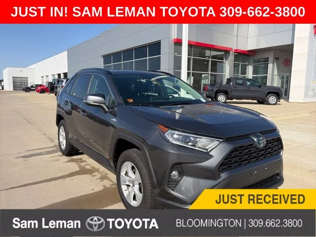 Used 2019 Gray Toyota XLE image 1
