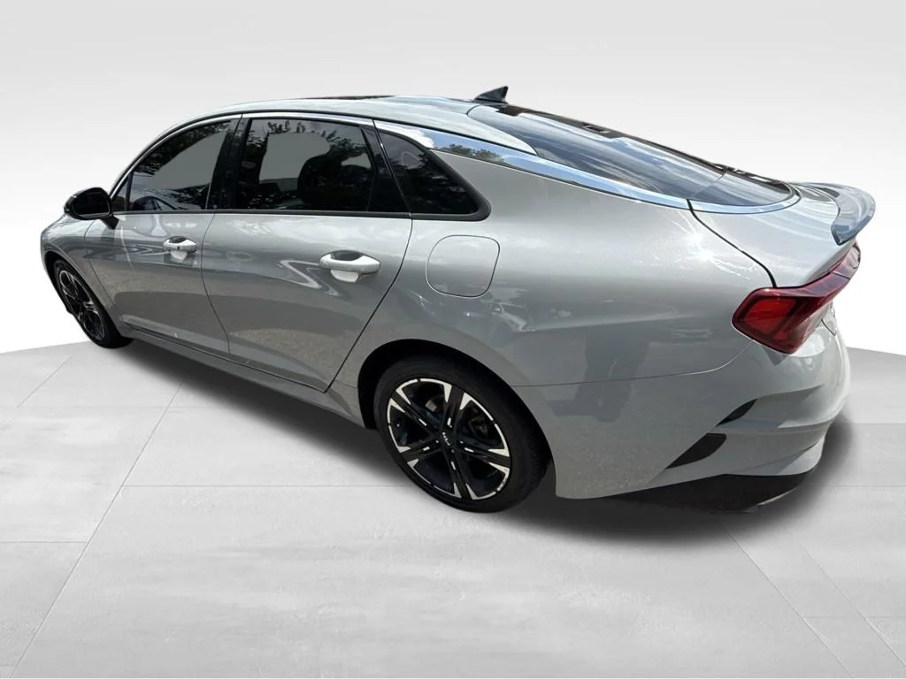 Used 2022 Gray Kia GT-Line image 3