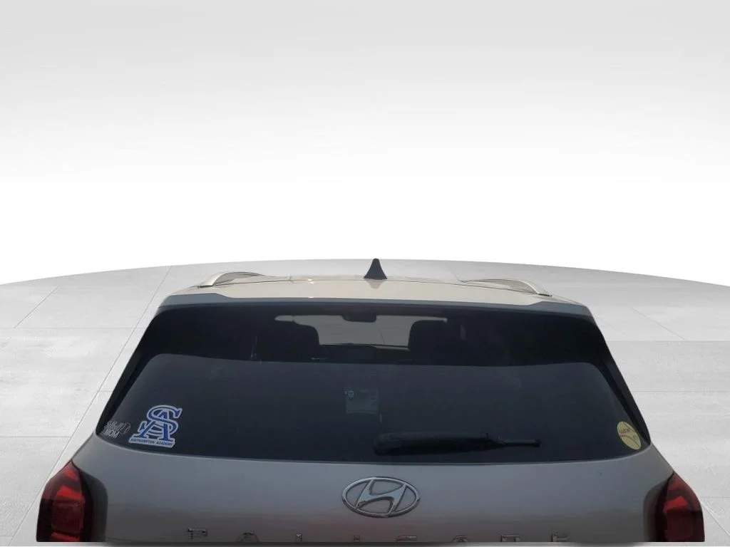 Used 2022 Silver Hyundai Limited image 4